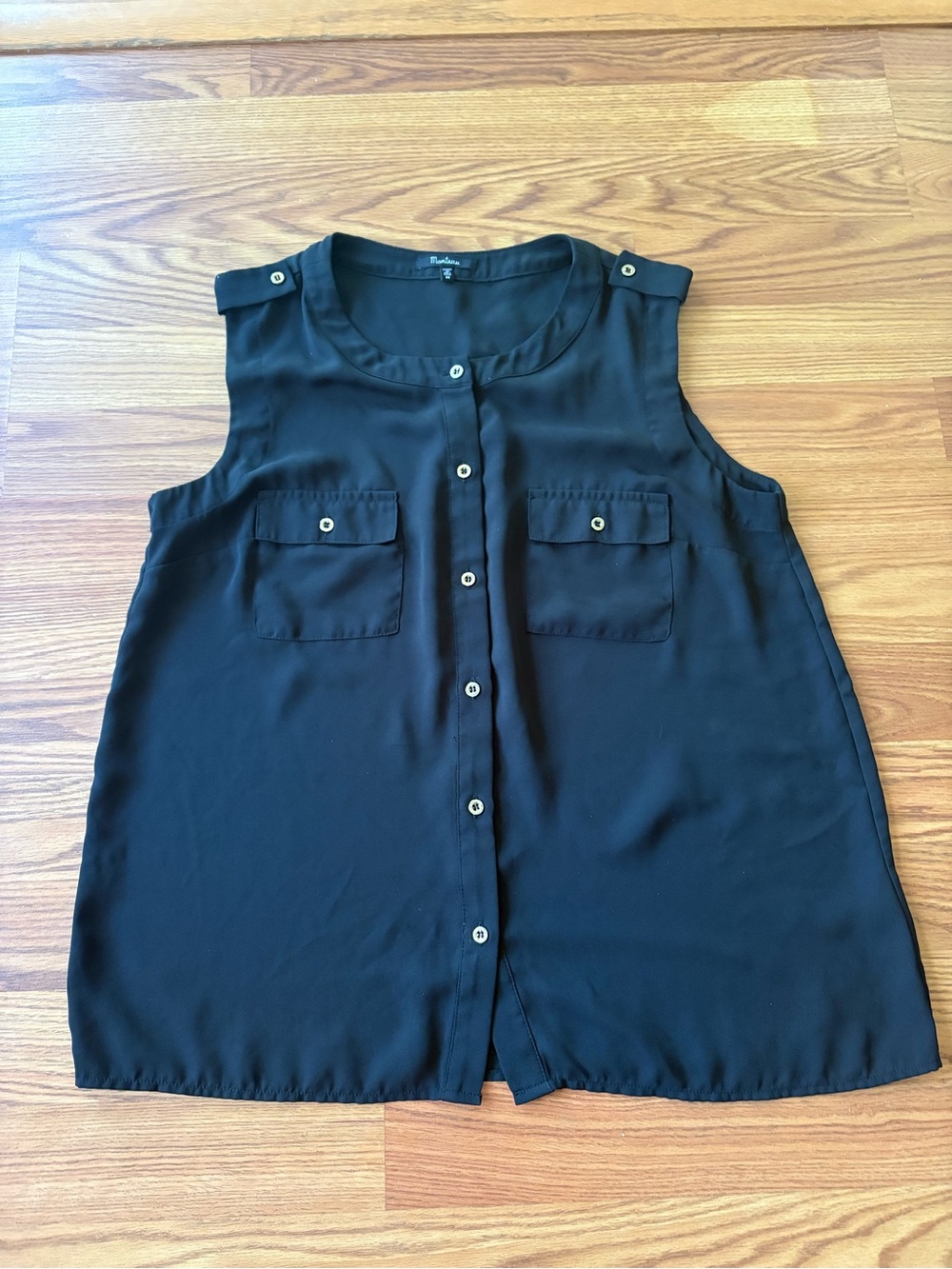 Monteau Black Sleeveless Button-Front Blouse